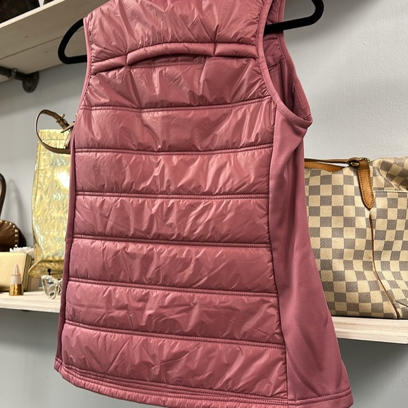 Avia Pink Quilted Puffer Vest Size Med NWT - Picture 6 of 7